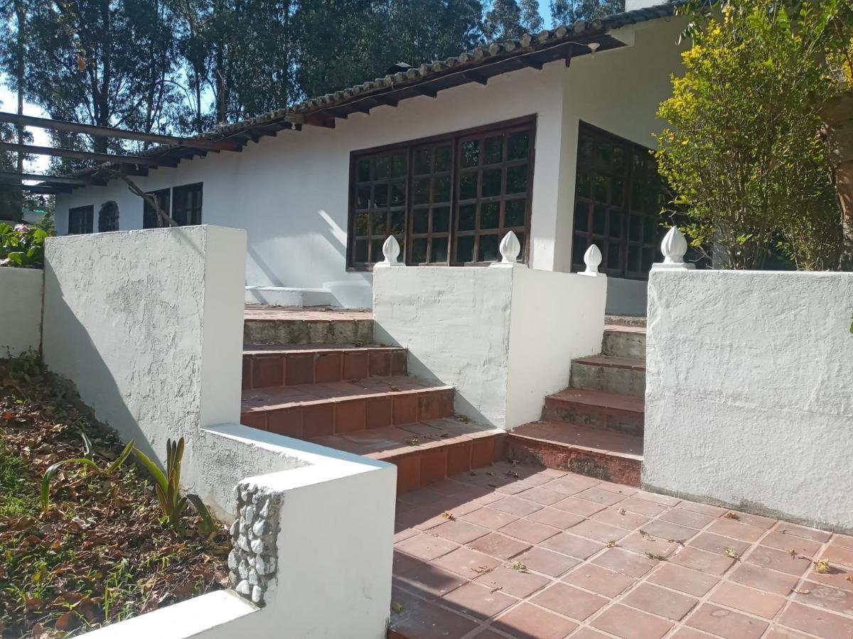 Quinta Los Eucaliptos Hotel Quito Bagian luar foto