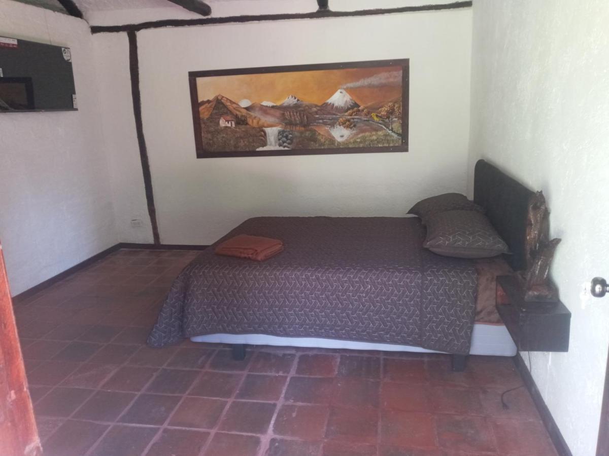 Quinta Los Eucaliptos Hotel Quito Bagian luar foto